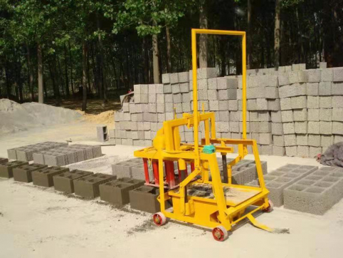 Manufacturers provide high stability hydraulic brick making machine