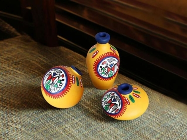 Handpainted Pot set of 3 for Valentine Gifting