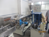 Twin-screw granulator