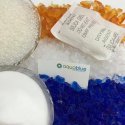 silica gel descant and cat litter