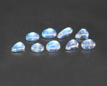Rainbow Moonstone 0.50 Cts. To 2 Cts. Mix Size Cabochon