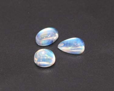 Rainbow Moonstone 2 Cts. to 2.50 Cts. Mix Size Cabochon (Lot 3)