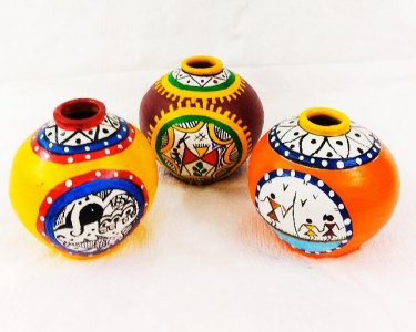 Magnificent Hand-Painted Clay Home Decoration Pots set of 3